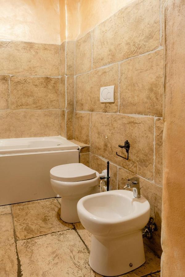 Rome Right In The Ancient Historical Center Two Bedrooms Two Bath, Up To 6 Pax Ngoại thất bức ảnh